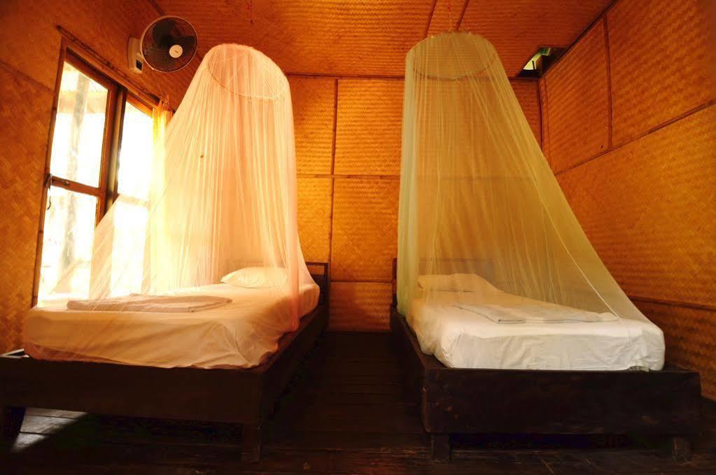 Chill Out Bar & Bungalow Hotell Railay-stranden Eksteriør bilde